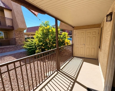 4470 Sandy River Drive - Photo Thumbnail 12