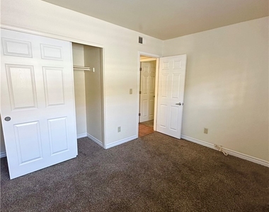 4470 Sandy River Drive - Photo Thumbnail 10