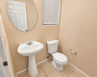 6485 Abbotsford House Court - Photo Thumbnail 8