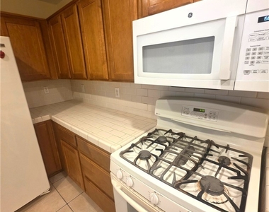 6485 Abbotsford House Court - Photo Thumbnail 18