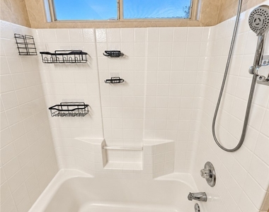 6485 Abbotsford House Court - Photo Thumbnail 7