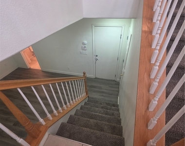 6485 Abbotsford House Court - Photo Thumbnail 13