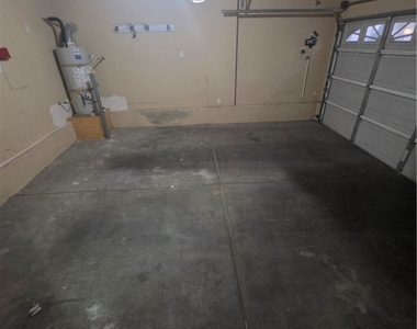 6485 Abbotsford House Court - Photo Thumbnail 23