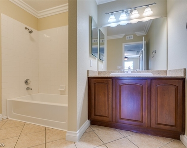 1150 N Buffalo Drive - Photo Thumbnail 31