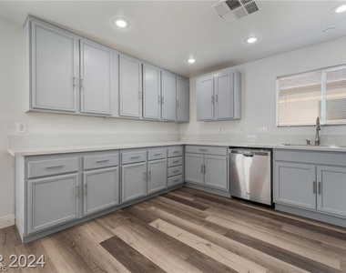 4355 Holden Street - Photo Thumbnail 4