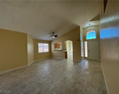 19 Sandwedge Drive - Photo Thumbnail 4