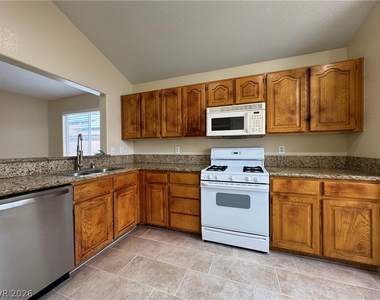 19 Sandwedge Drive - Photo Thumbnail 2