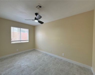 19 Sandwedge Drive - Photo Thumbnail 14