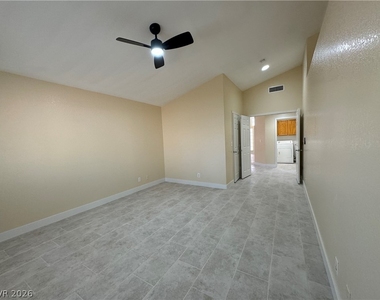 19 Sandwedge Drive - Photo Thumbnail 8