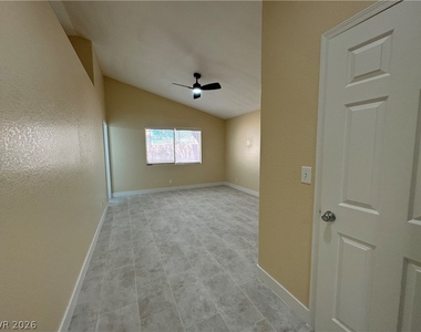 19 Sandwedge Drive - Photo Thumbnail 7