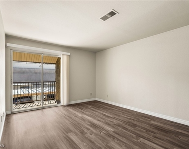 5163 Indian River Drive - Photo Thumbnail 10