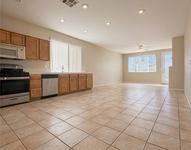 10669 Angel Dreams Avenue - Photo Thumbnail 3