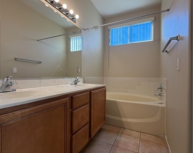 10669 Angel Dreams Avenue - Photo Thumbnail 10