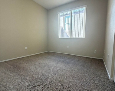 10669 Angel Dreams Avenue - Photo Thumbnail 7