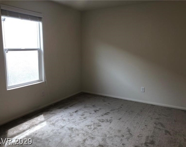 7576 Slipper Orchid Street - Photo Thumbnail 11