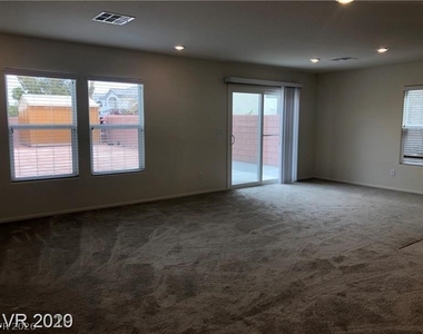 7576 Slipper Orchid Street - Photo Thumbnail 4
