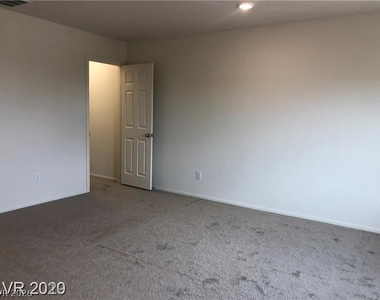 7576 Slipper Orchid Street - Photo Thumbnail 5