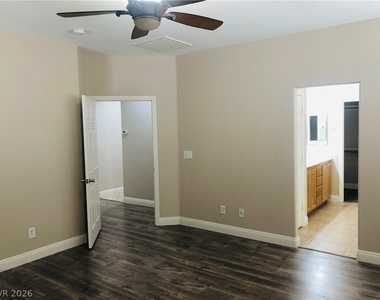7606 Brambleberry Court - Photo Thumbnail 13