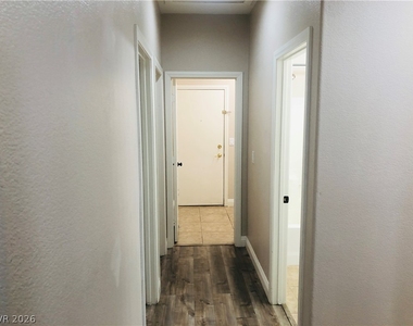7606 Brambleberry Court - Photo Thumbnail 11