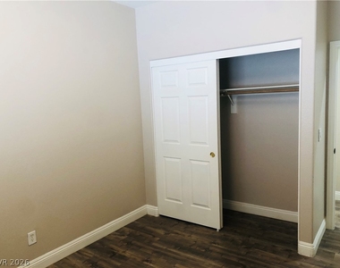 7606 Brambleberry Court - Photo Thumbnail 22