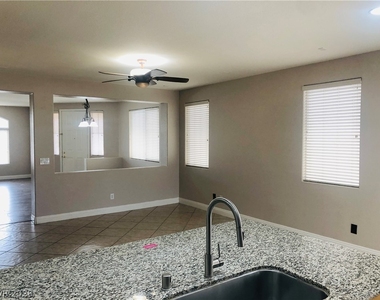 7606 Brambleberry Court - Photo Thumbnail 9