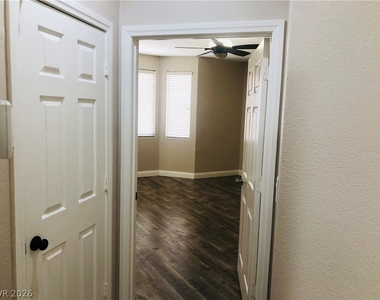 7606 Brambleberry Court - Photo Thumbnail 12