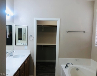 7606 Brambleberry Court - Photo Thumbnail 15