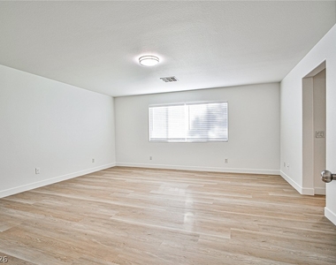 5989 Poplar Tree Street - Photo Thumbnail 20