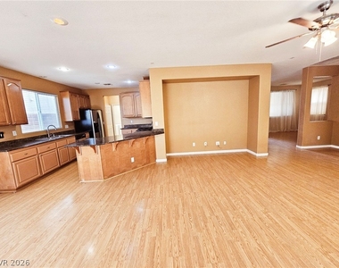 11066 Village Ridge Lane - Photo Thumbnail 18