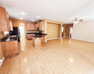 11066 Village Ridge Lane - Photo Thumbnail 17