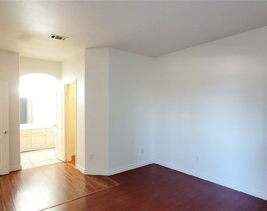 5525 W Flamingo Road - Photo Thumbnail 13