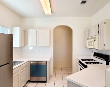 5525 W Flamingo Road - Photo Thumbnail 6