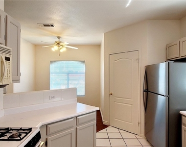 5525 W Flamingo Road - Photo Thumbnail 7