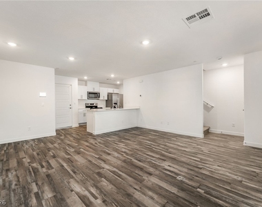 9864 Maple Pass Avenue - Photo Thumbnail 5