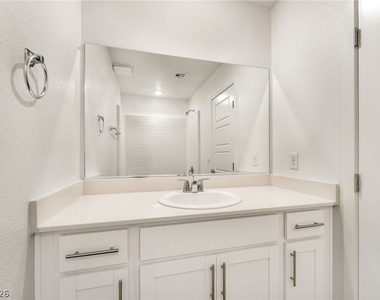 9864 Maple Pass Avenue - Photo Thumbnail 16