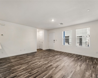 9864 Maple Pass Avenue - Photo Thumbnail 4