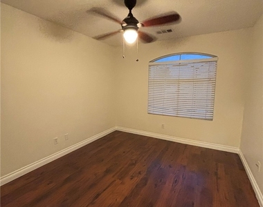 9725 Silver Harvest Court - Photo Thumbnail 16