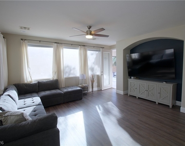 3033 Andretti Lane - Photo Thumbnail 3