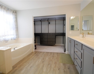 3033 Andretti Lane - Photo Thumbnail 17