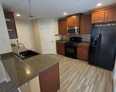 7884 Crownbeard Street - Photo Thumbnail 16