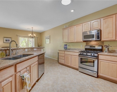 2176 Shadow Canyon Drive - Photo Thumbnail 3