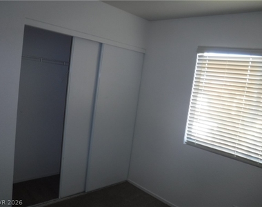 1116 Daytona Lane - Photo Thumbnail 6
