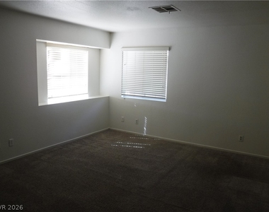 1116 Daytona Lane - Photo Thumbnail 5