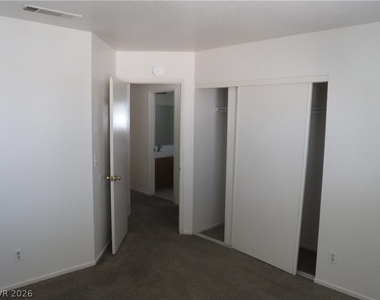 1116 Daytona Lane - Photo Thumbnail 8
