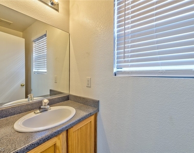 4816 Englewood Avenue - Photo Thumbnail 5