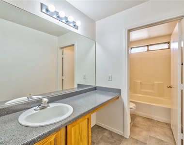 4816 Englewood Avenue - Photo Thumbnail 12