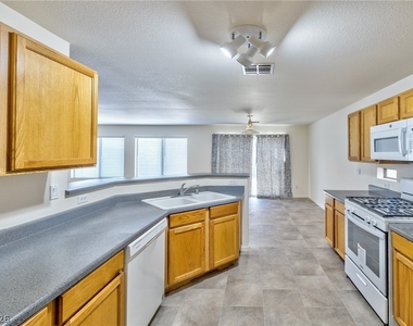 4816 Englewood Avenue - Photo Thumbnail 4
