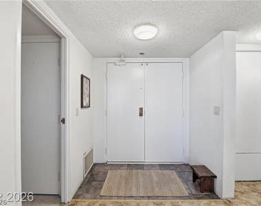 205 E Harmon Avenue - Photo Thumbnail 2