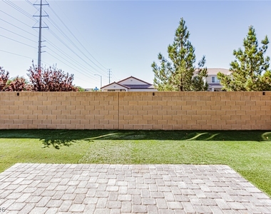 1911 Luxor Lights Avenue - Photo Thumbnail 39