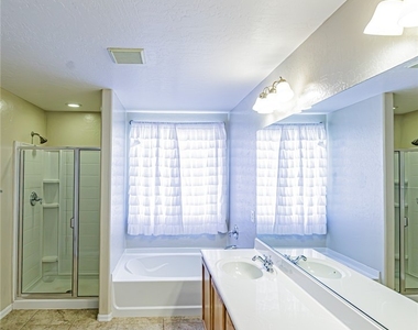 4420 Penguin Avenue - Photo Thumbnail 21